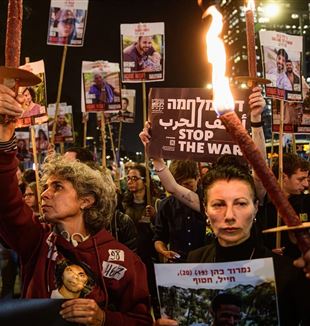 Митинг в поддержку перемирия в Тель-Авиве. Фото: Ansa/Matan Golan/SOPA Images via ZUMA Press Wire)