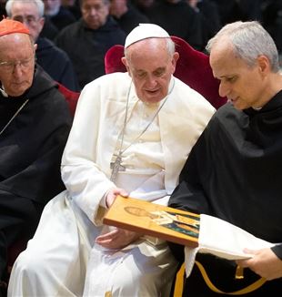 На встрече папы Франциска с августинским орденом в 2013 г. Фото: Catholic Press Photo