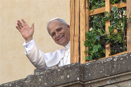 Папа на балконе дворца в Кастель-Гандольфо, 6 июля 2025 года. Фото: Alessia Giuliani / Catholic Press Photo